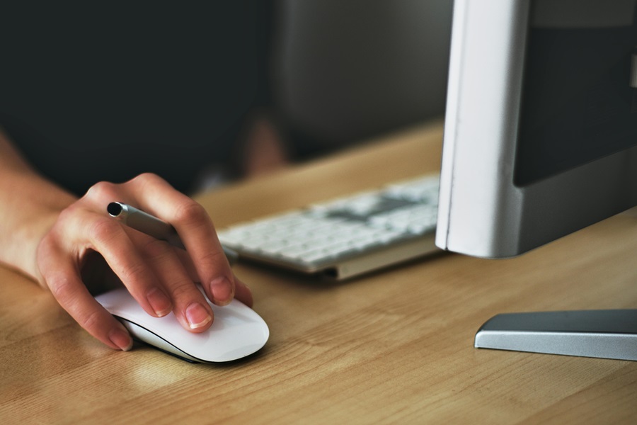 What are the advantages of customized design of foreign trade websites?